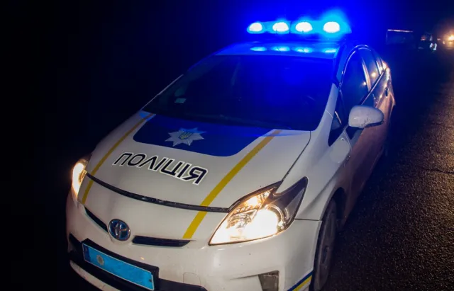 У Любешеві п'яний хуліган на автостанції побив патрульного