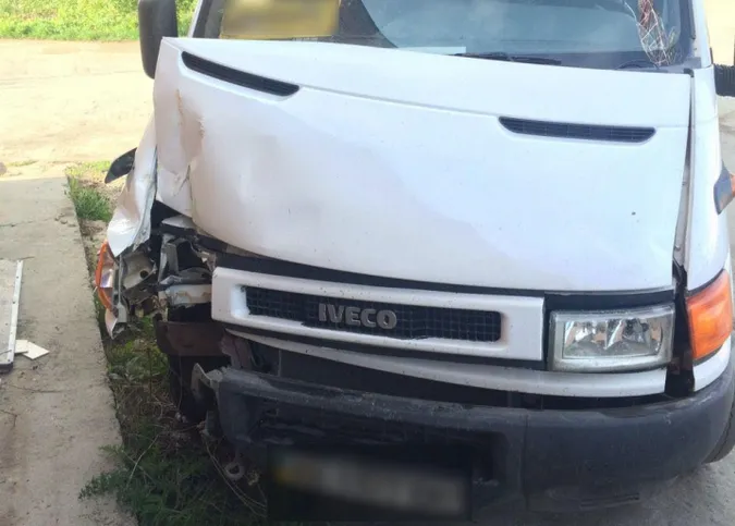 У Ківерцівському районі п’яний чоловік вкрав автомобіль і влетів ним у вантажівку