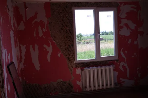 Під Луцьком досі ремонтують будинки, пошкоджені внаслідок атаки РФ 22 червня