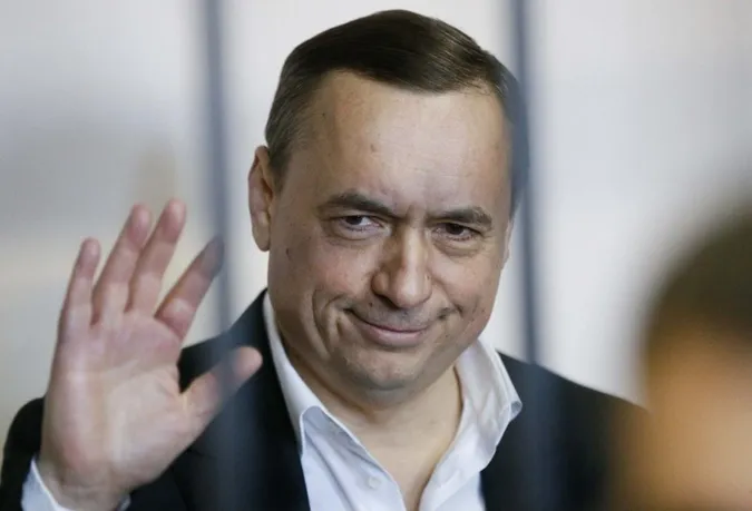 Мартиненко оплачував забаганки родичів та колишньої дружини за «відкати»