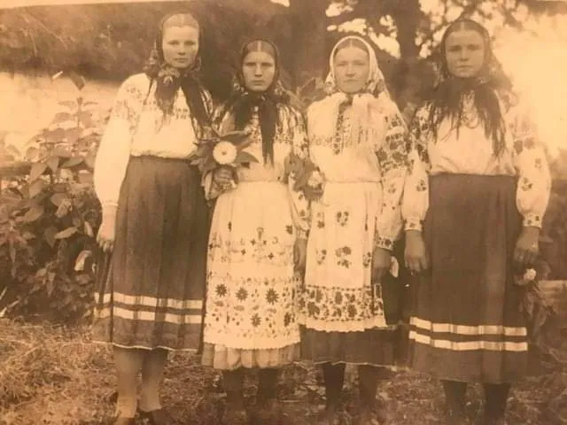 Якими були жінки у волинському селищі в 50-х роках минулого століття (фото)