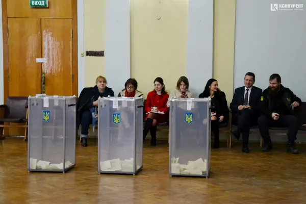 У СНУ тривають вибори ректора із одним кандидататом у бюлетені  (фото)