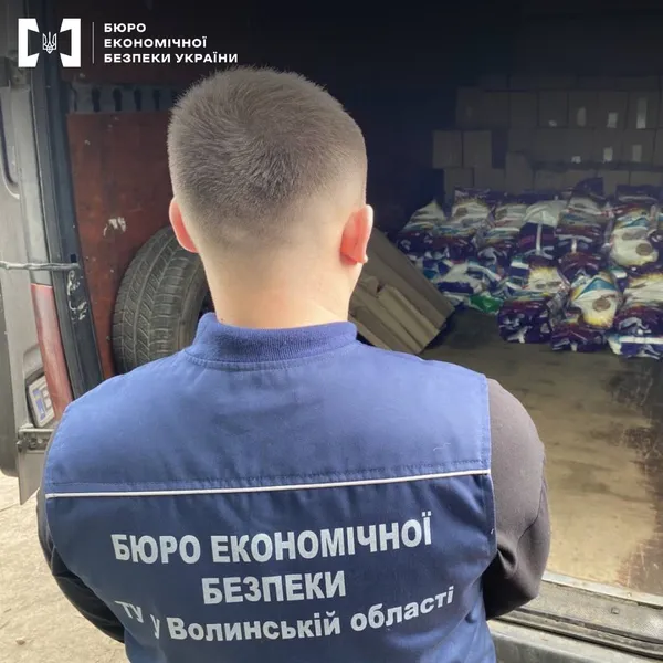 У Луцькому районі організували підпільне виробництво побутової хімії відомих брендів (фото)