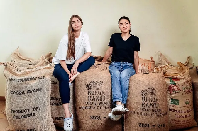 🍫Починали з какао-бобів, які передавали маршруткою: історія двох серсер з Луцька, які підкорили Лондон шоколадом