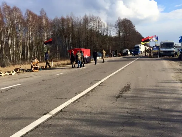 Волинські активісти заблокували вже 24 російські фури