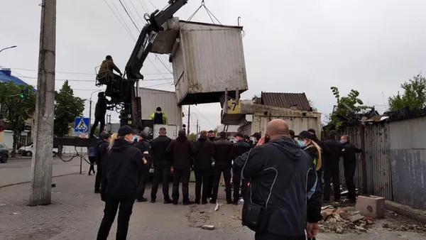 На Старому ринку в Луцьку – сутичка між підприємцями та мунвартівцями (фото)