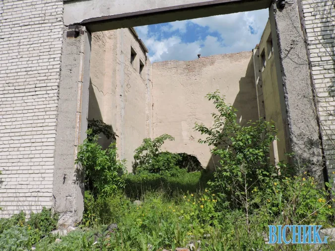 Волинський аеродром, на якому сідав літак Хрущова, розікрали, – ЗМІ
