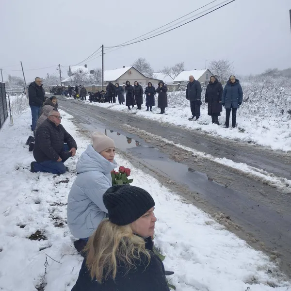 Віддав своє життя за свободу: біля Луцька попрощалися із Віктором Чижем (фото)