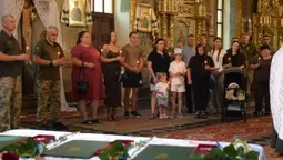 На Волині родинам загиблих прикордонників вручили посмертні нагороди їхніх героїв (фото)