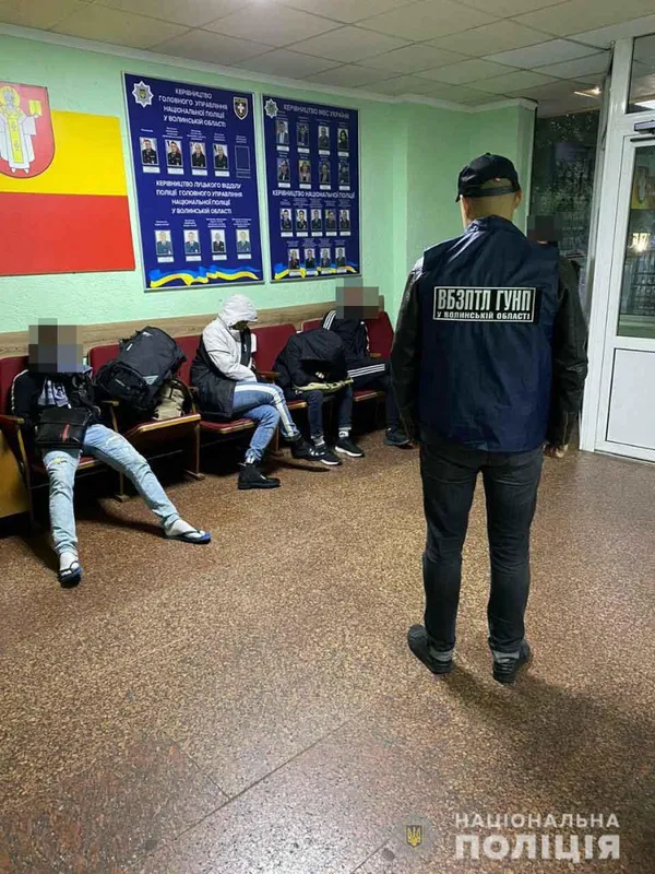 У Луцьку затримали п'ятьох в'єтнамців без документів (фото)