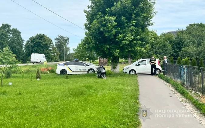 У Луцькому районі водій «опеля» протаранив односельця на скутері (фото)