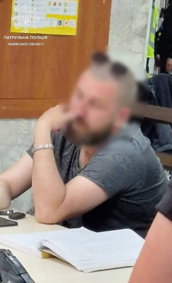У Львові чоловік посадив 9-річну доньку за кермо і зняв відео – його покарали