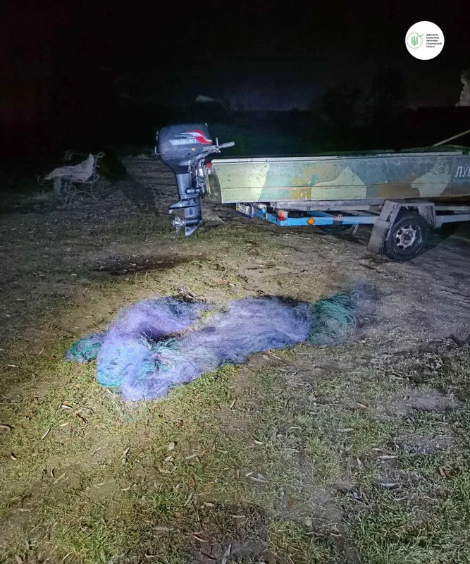 На Волині ліниві рибалки ловили рибу прямо із зимувальних ям (фото)