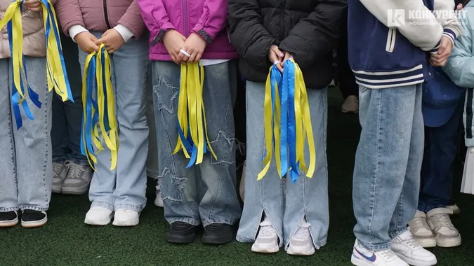 Останній дзвоник у Луцькому ліцеї №9: як це було (фото)