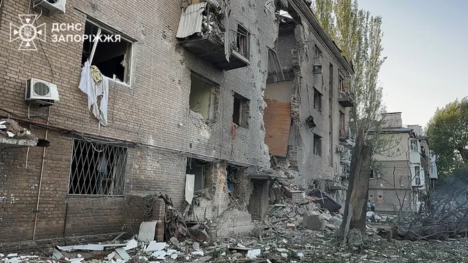 Росіяни завдали наймасованіших авіаційних ударів по Запоріжжю: є руйнування і поранені (фото)