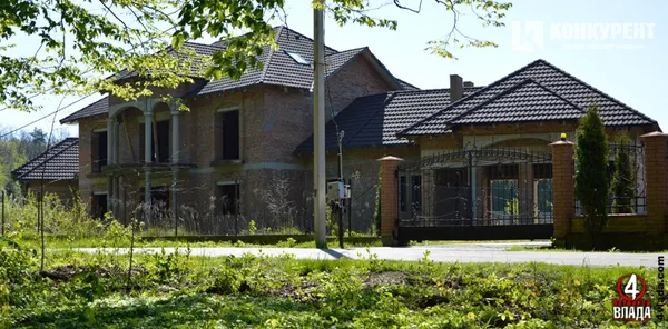 Елітна «Рукавичка»: як під Луцьком «роздерибанили »гектари землі (фото, відео)