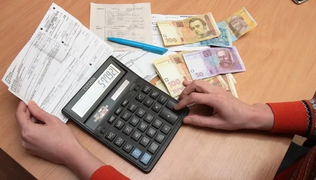 Лучан-боржників за комуналку знову готують до виселення
