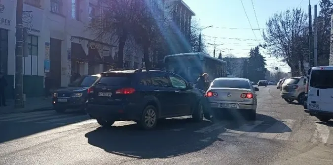 У центрі Луцька – затор через ДТП на переході