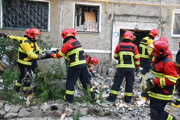 Ракетний удар по житловому будинку у Миколаєві: четверо загиблих (фото, відео)