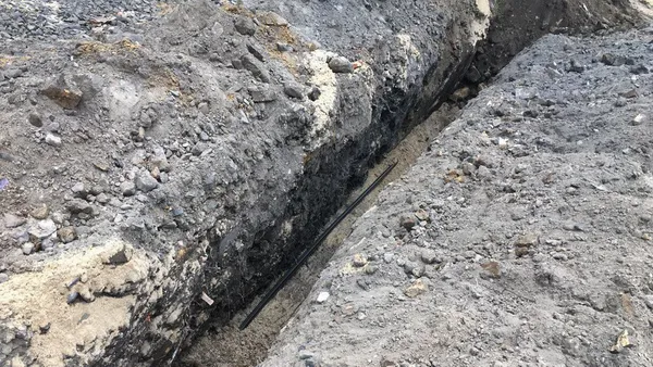 У Старому місті у Луцьку газовики викопали артефакти (відео)