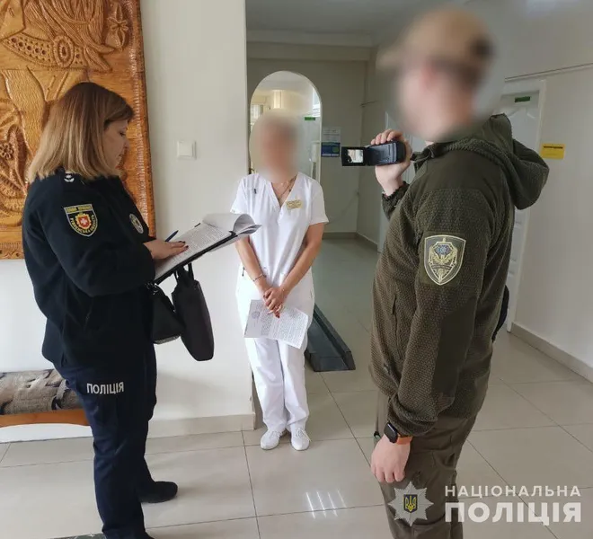У Рівному викрили групу медиків, які «заробили» на ухилянтах понад 14 мільйонів (фото)