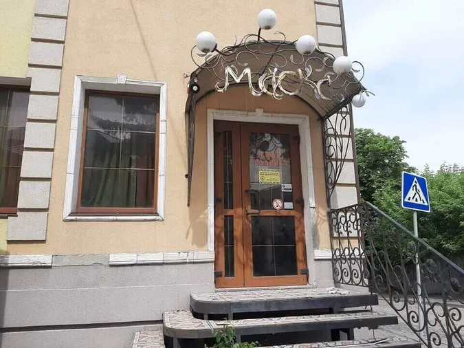 Муніципали відхрестилися від демонтажу кафе у Старому місті