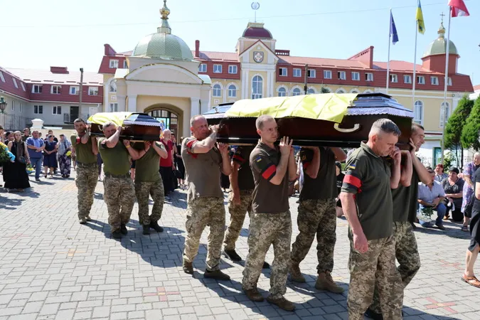 У Луцьку попрощалися із загиблими на Донеччині Юрієм Футалою та Віктором Сіліним (фото)