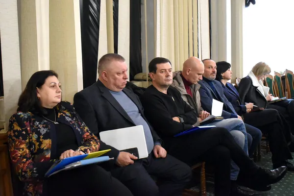 Укриття, система оповіщення та «тривожні кнопки» у закладах освіти: голова ОДА Іван Рудницький провів велику нараду