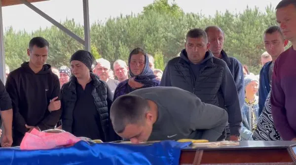 Загинув більше року тому: на Волині попрощалися з Володимиром Мажулою (фото)