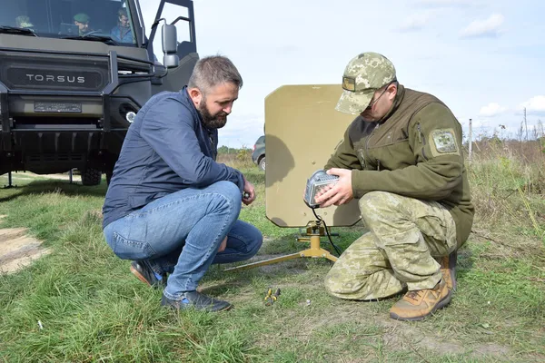 Долає водні перешкоди, пересувається по бездоріжжю: Луцький прикордонний загін придбав нову техніку