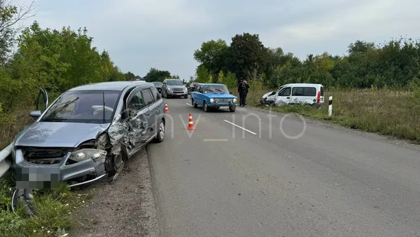 Хотів обігнати: на Волині сталась страшна аварія з шістьма постраждалими (фото)