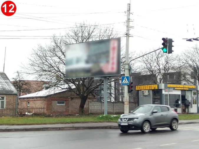 У Луцьку демонтують 12 старих білбордів: де саме