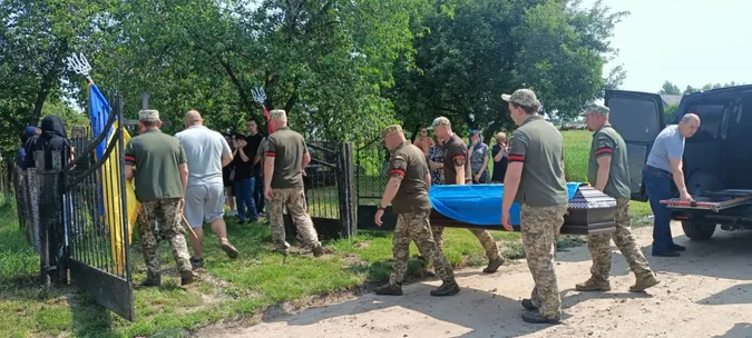 У Луцькому районі попрощалися із захисником Сергієм Холодовим (фото)