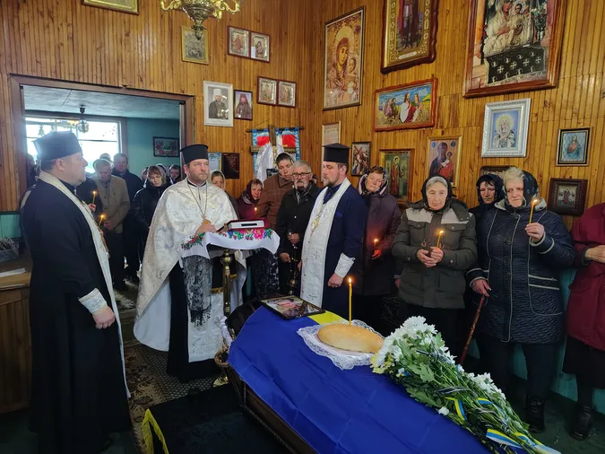 На Волині попрощалися із загиблим воїном Сергієм Йосенком (фото)