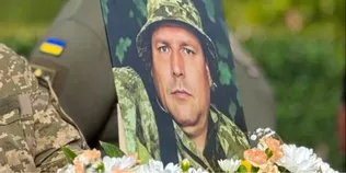 Загинув понад 4 роки тому: на Волині попрощались з Героєм Олександром Яковинцем (фото)