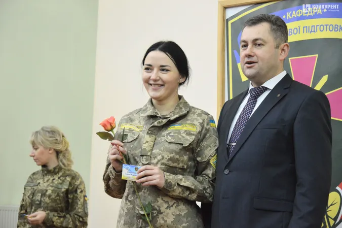 У луцькому «політесі» студентам вручили погони (фото)
