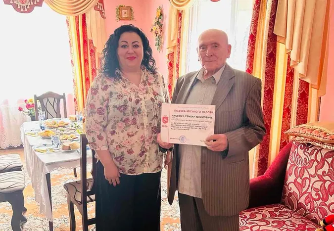 З книгою в руках і любов’ю до праці: волинянин Семен Лисеюк відзначив 90-річчя