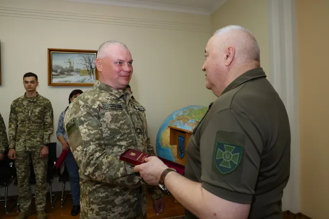 Медаль «Захиснику Вітчизни» отримав старший солдат Микола Євграфов