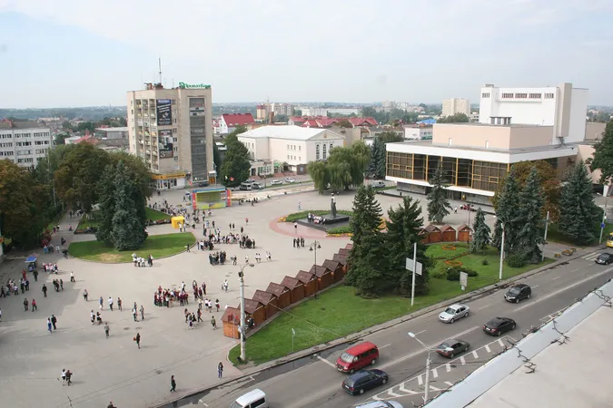 «Якщо говорять про реконструкцію Театрального майдану, то скоро вибори», – архітектор