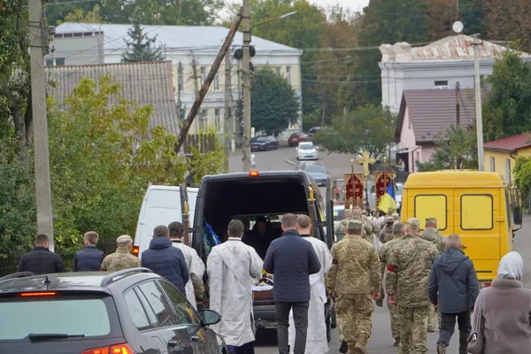 Майже рік боровся за життя: у Володимирі попрощалися із захисником Олександром Гусевським (фото)