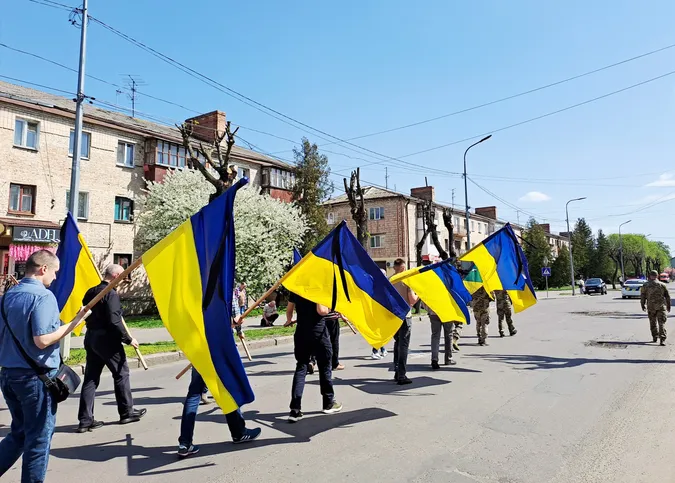 Поховали у день народження: на Волині прощалися з капітаном Володимиром Котиком