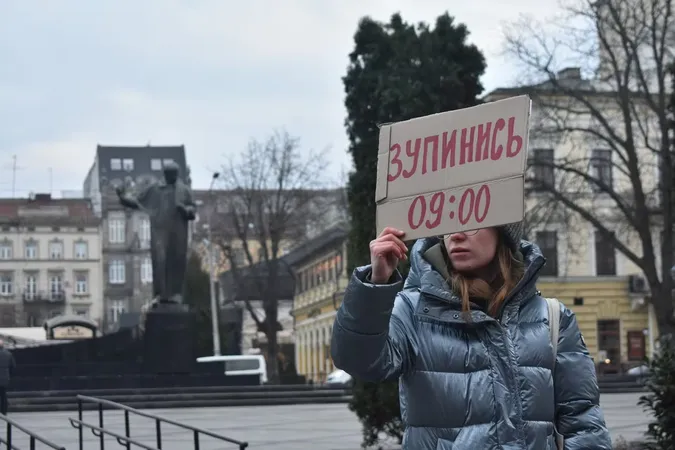 В усіх містах Волині просять зупиняти транспорт та роботу під час хвилини пам'яті