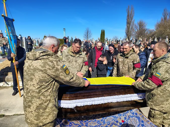 На Волині попрощалися із загиблим захисником Василем Лабою (фото)