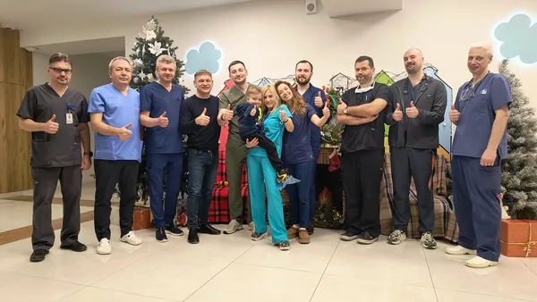 Нирка – від тата, а печінка – від мами: вперше в Україні дитині зробили подвійну родинну трансплантацію (фото)