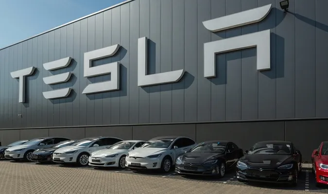 Електрокари Tesla здорожчали, а найдешеншу молель уже не купиш на сайті