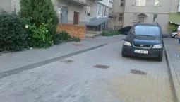 Проспект Соборності у Луцьку очистили від обмежувачів руху (фото) 