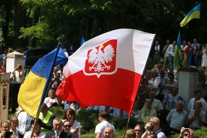 Польща може спростити умови перебування для українців 