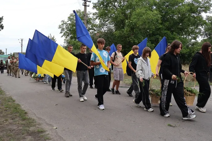 На Волині громада провела в останню путь військовослужбовця Леоніда Фищука (фото)