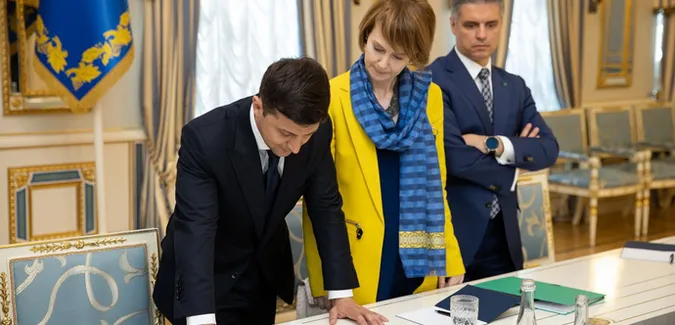 Моряки «в обмін» на ПАРЄ: що ховається за публічним конфліктом Зеленського та Клімкіна