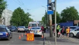 У Луцьку на Ковельській авто збило 7-річну дівчинку: який стан дитини (фото)
